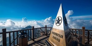 Saigontourist Sapa Vietnam Sep Vietnamese Flags And Monument At Summit Of Fansipan The Highest 706797802