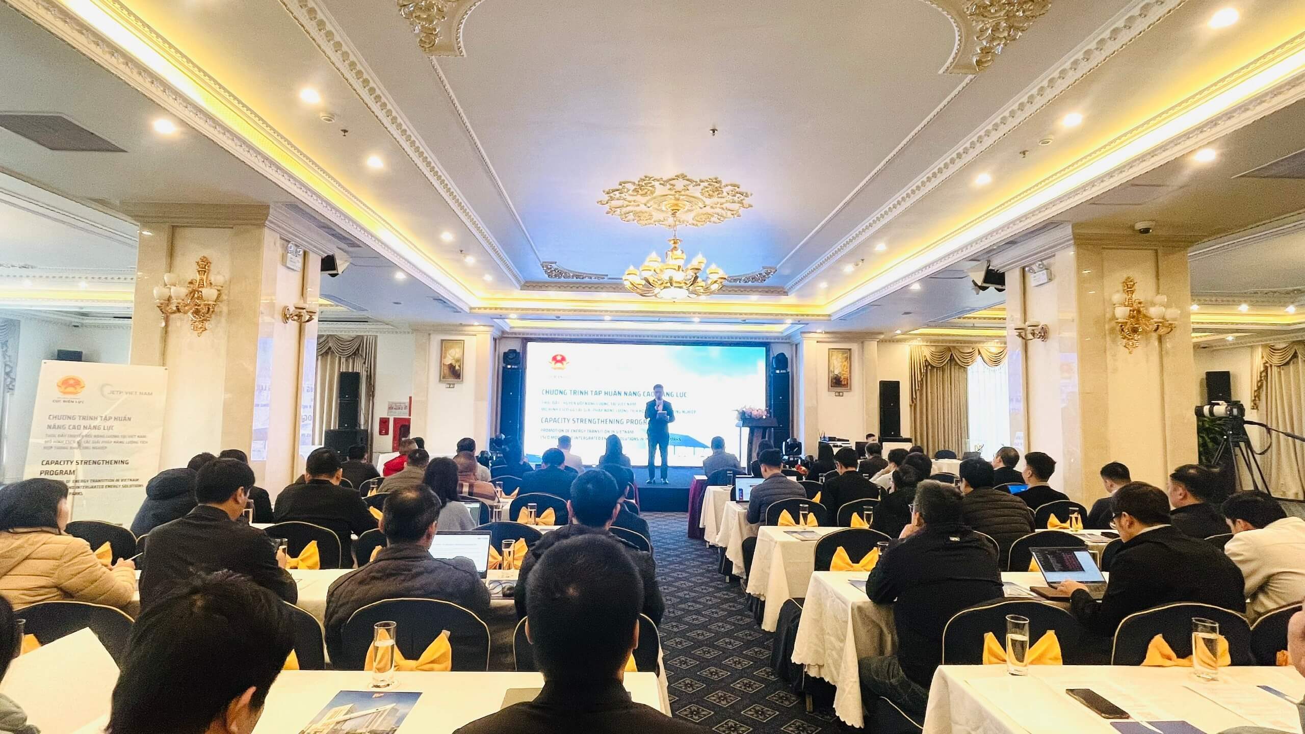 Z7570748770977 21842b3f2cd67d1d9a501cb3efca323a